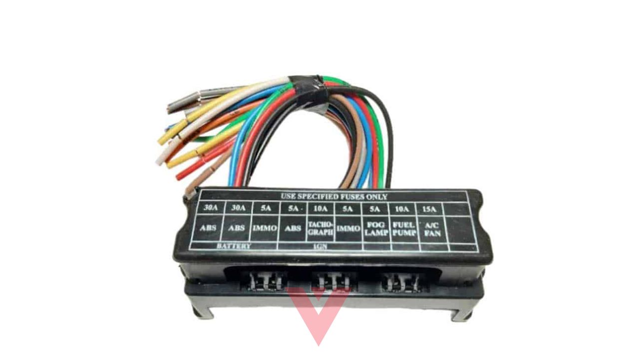 اشتباهات رایج هنگام تعویض فیوز نیسان آبی